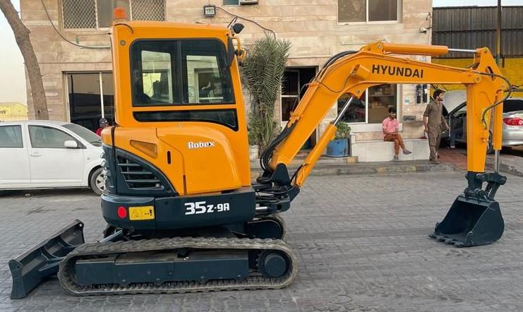 Ads Excavator Hyundai Robex35Z-9 2013