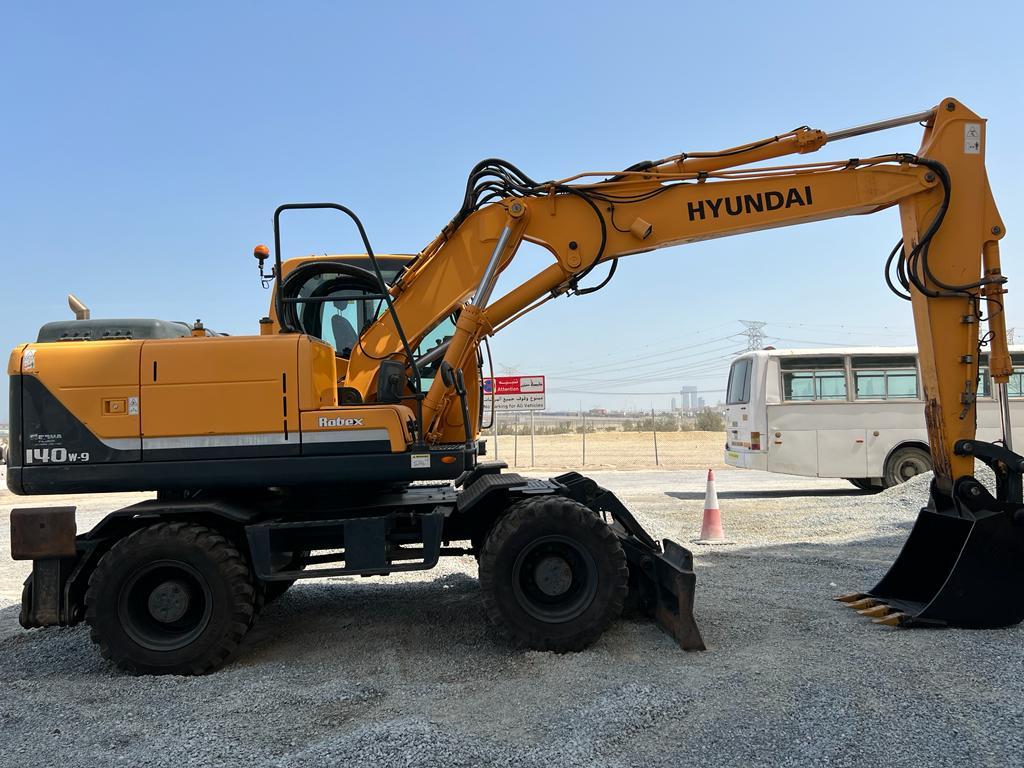 Ads HYUNDAI Tire Excavator R140-W 2018 Model