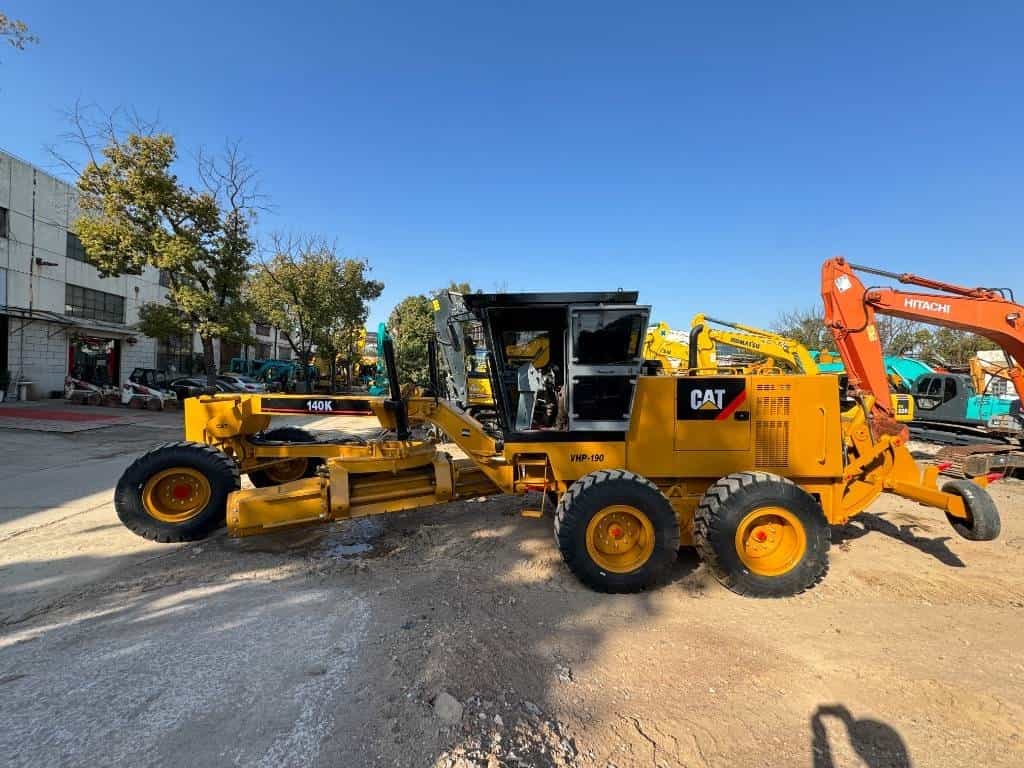 CAT 140 K