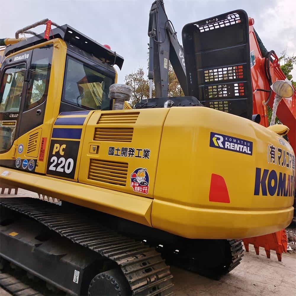 Komatsu PC 220-8