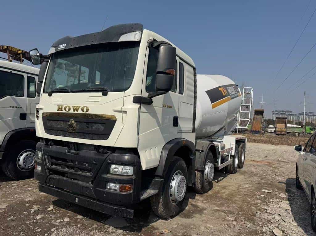 Howo Brand New and used water tankers for sale 