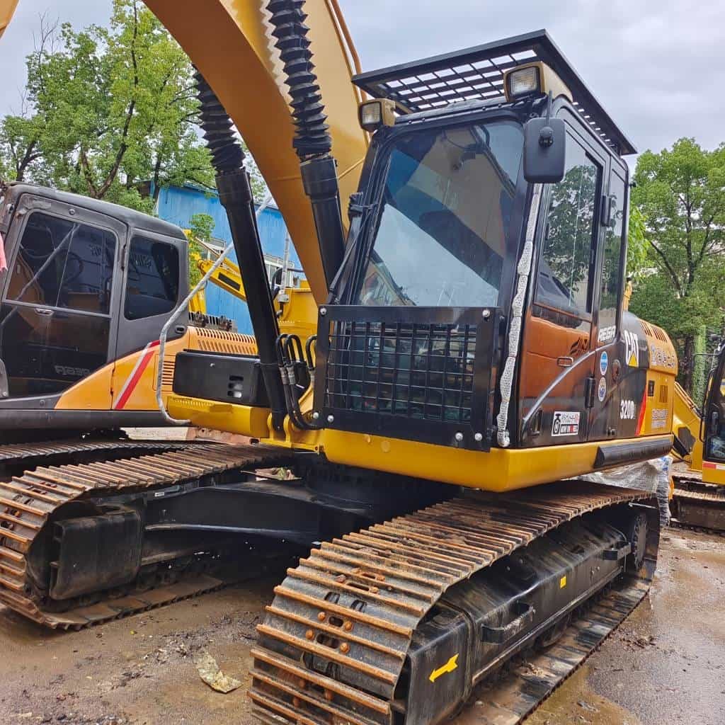CAT 320D2